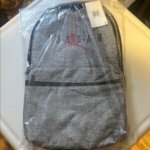 𝗕𝗮𝗰𝗸𝗽𝗮𝗰𝗸 𝗯𝘆 𝗝𝘂𝗺𝗽𝗺𝗮𝗻